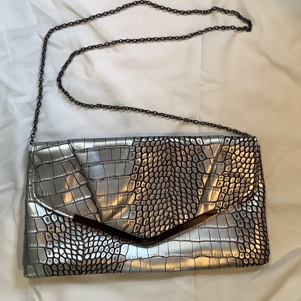 EUC Jessica McClintock silver croc clutch crossbody chain